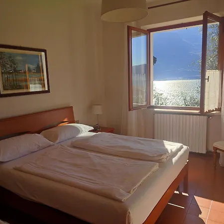 Appartamenti Helios Limone sul Garda Exterior foto